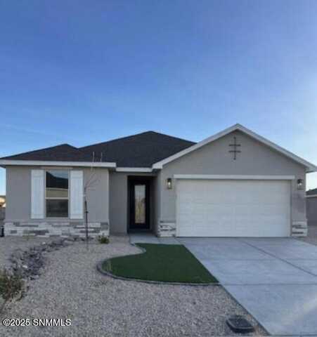 2628 Silver Hawk Avenue, Las Cruces, NM 88001