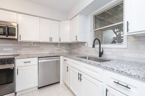 421 Redding Road, Lexington, KY 40517