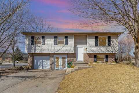 2837 yellowstone Parkway, Lexington, KY 40517