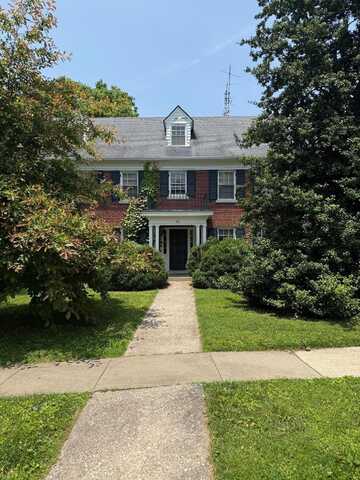237 McDowell Road, Lexington, KY 40502