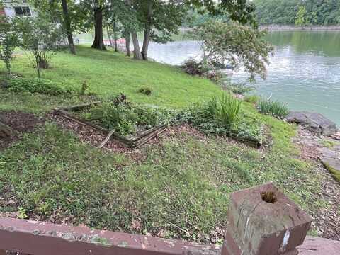 392 Lakeview Point Road, Harrodsburg, KY 40330