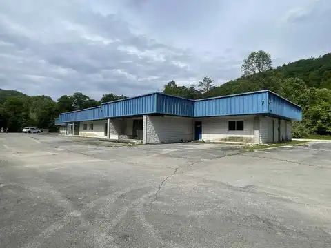 147 Big Blue Boulevard, Whitesburg, KY 41858