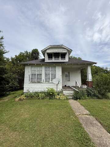 272 East East Center Street Street, Beattyville, KY 41311