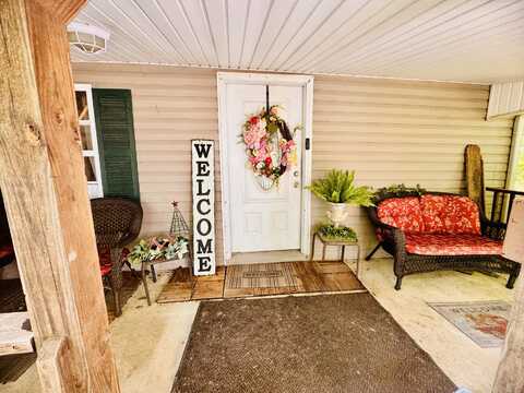 1155 West Highway 1376, East Bernstadt, KY 40729