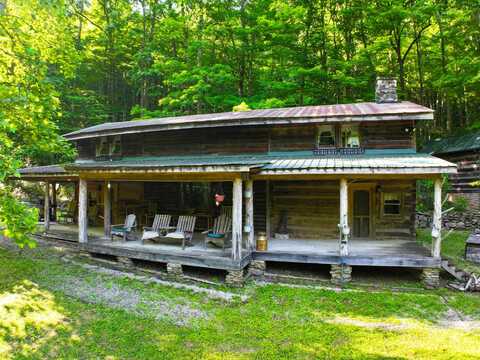 692 Little Doe Creek Road, Irvine, KY 40336