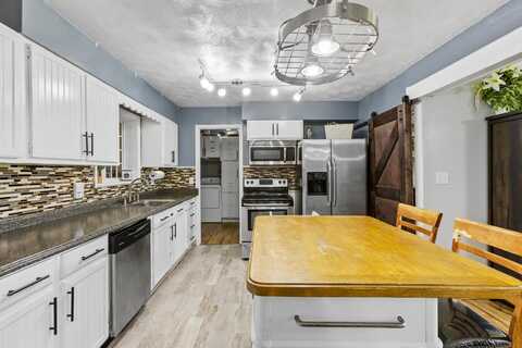 64 Coskery Pike, Flemingsburg, KY 41041