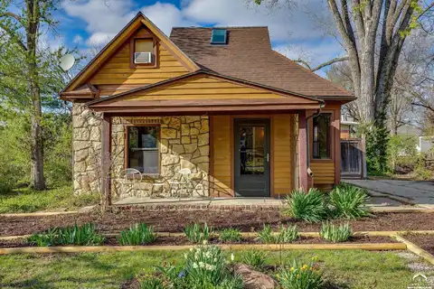 1420 W 4th Street, Lawrence, KS 66044