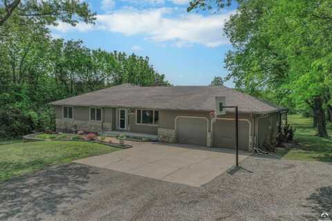 6301 SE Croco Road, Berryton, KS 66409
