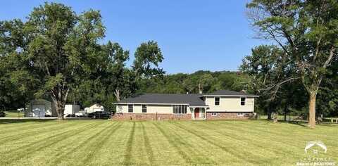 13897 K-92 Highway, Oskaloosa, KS 66066