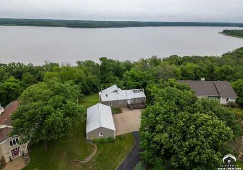 8231 Mike O Vince Road, Ozawkie, KS 66070
