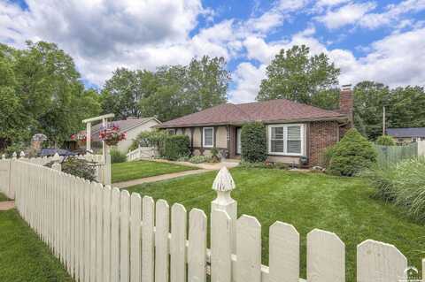 124 Bittersweet Lane, Lansing, KS 66043