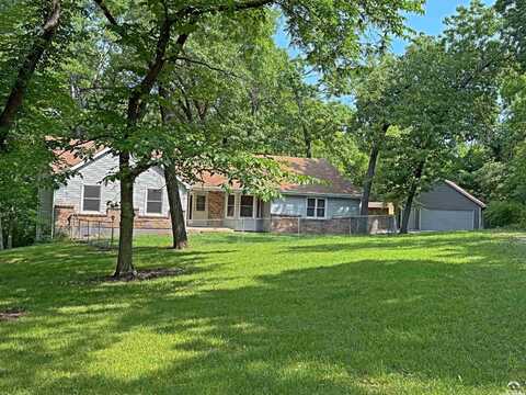 670 N 1495 Road, Lawrence, KS 66049
