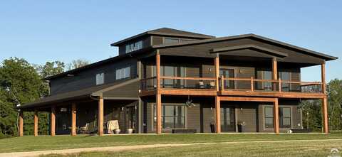 618 E 1450 Road, Lawrence, KS 66046