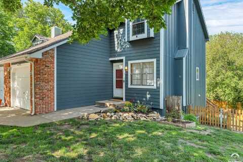 922 Alma Court, Lawrence, KS 66049