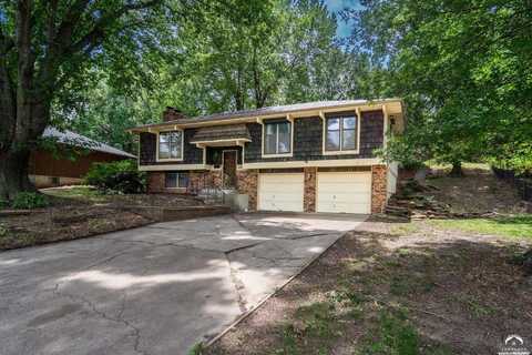 2309 SW 33rd Street, Topeka, KS 66611