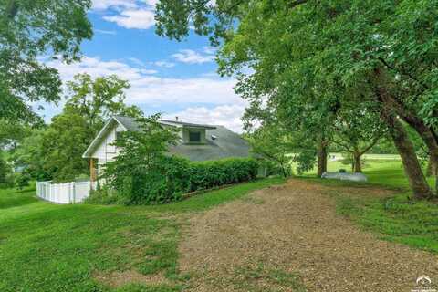5365 Saratoga Drive, Mc Louth, KS 66054