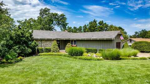 2013 Camelback Drive, Lawrence, KS 66047