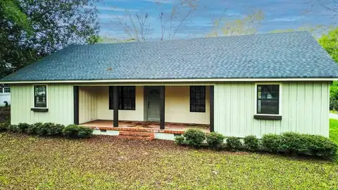 1642 Old Bay Springs Rd, Laurel, MS 39440