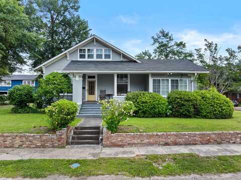 705 N 8th Ave, Laurel, MS 39440