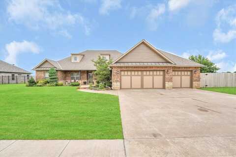 1110 NE Scissortail Dr, Lawton, OK 73507