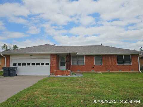 1625 NW 27th St, Lawton, OK 73505