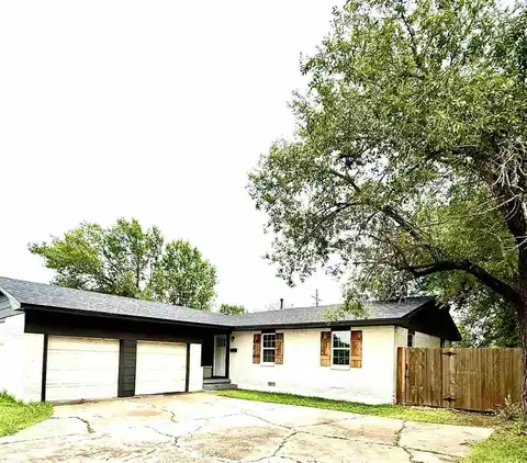 4530 SW Cherokee Ave, Lawton, OK 73505