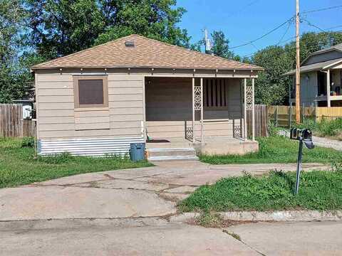 302 SW 20th St, Lawton, OK 73501