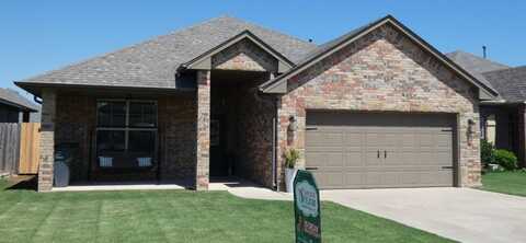 906 SW 80th St, Lawton, OK 73505