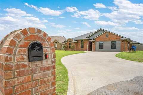 104 E C Ave, Cache, OK 73527