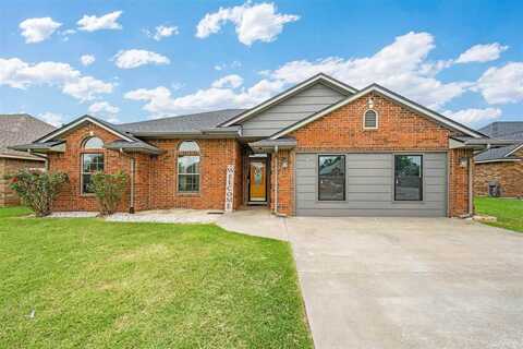 104 E C Ave, Cache, OK 73527