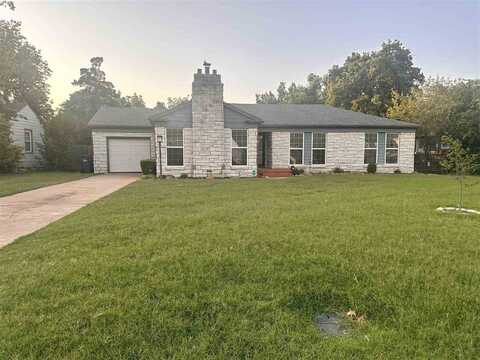 1305 NW Elm Ave, Lawton, OK 73507