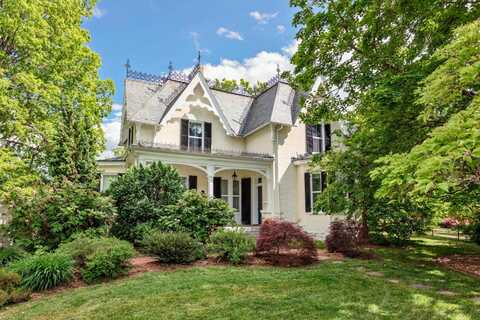 406 S Main St, Lexington, VA 24450