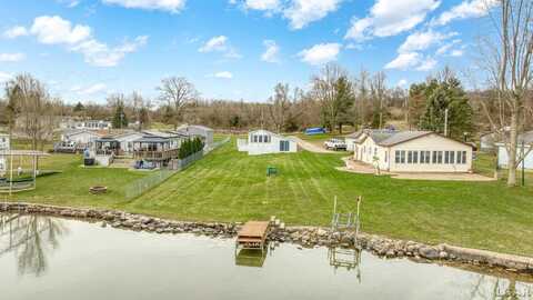35 Winchester, Addison, MI 49220