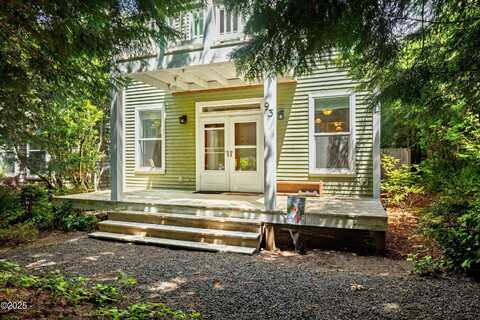 93 Oceanview Street, Depoe Bay, OR 97341