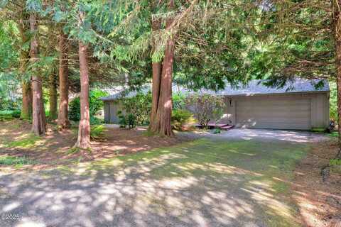 178 SW The Pines, Depoe Bay, OR 97341
