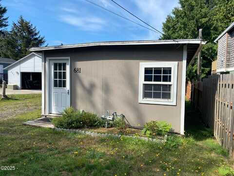 681 SE Neptune Avenue, Lincoln City, OR 97367