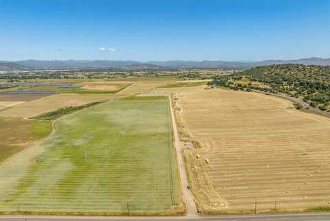 3103 Vilas Rd, Medford, OR 97504