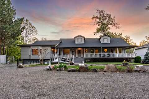 20515 Hwy 62, Shady Cove, OR 97539