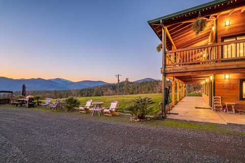 375 Crickett Lane, Cave Junction, OR 97523
