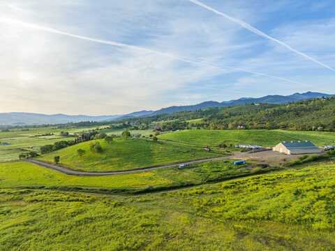 939 Carpenter Hill Road, Medford, OR 97501