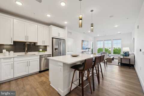 210 DECOVERLY DR #407, GAITHERSBURG, MD 20878