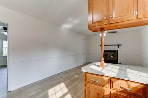 165 Fairmont Dr, Hampton, VA 23666