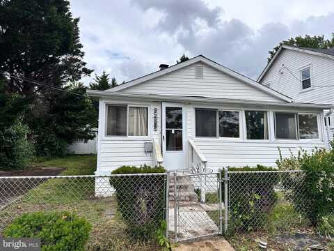 2233 N DINWIDDIE ST, ARLINGTON, VA 22207