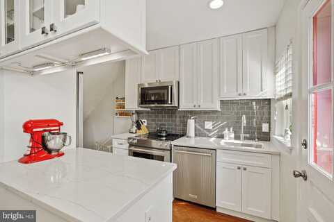 2878 S BUCHANAN ST, ARLINGTON, VA 22206