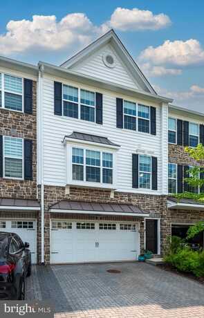 211 CORVUS CIR #128, MEDIA, PA 19063