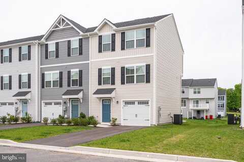 40 SHUBUNKIN RD, INWOOD, WV 25428