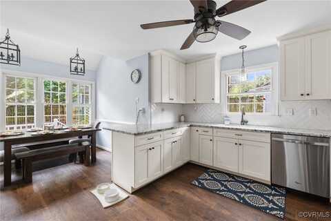 519 Glenpark Ln, Midlothian, VA 23114