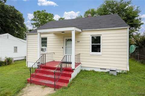 1227 Hilton Pl, Petersburg, VA 23803