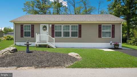 4 LAUREL TER, QUAKERTOWN, PA 18951