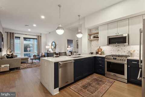 8015 OLD GEORGETOWN RD, BETHESDA, MD 20814